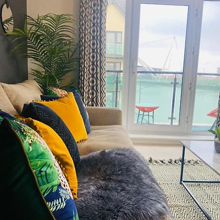 Luxury 2 Bedroom Waterfront Apartment With Balcony Newport  Exterior foto