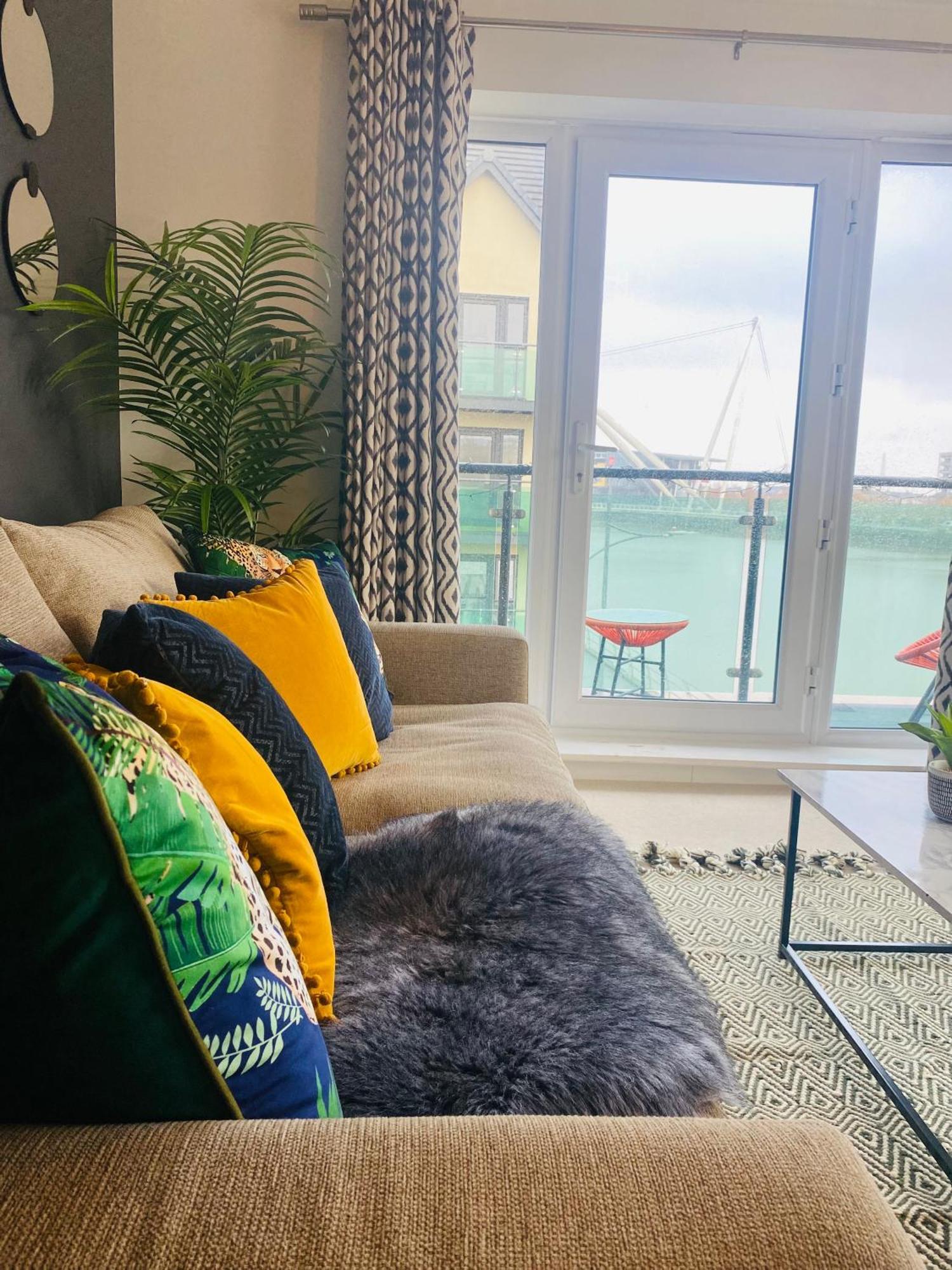 Luxury 2 Bedroom Waterfront Apartment With Balcony Newport  Exterior foto